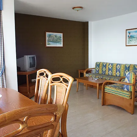 Coral Unitursa Apartament